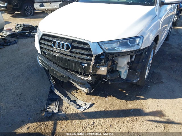 WA1BCCFS7HR008821 Audi Q3 2.0t Premium