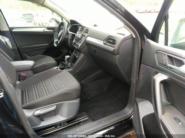 3VV0B7AX8NM158574 Volkswagen Tiguan 2.0t S