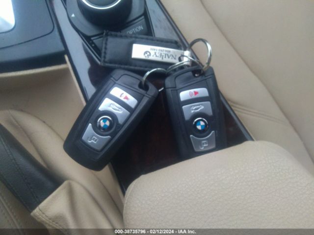 WBA8A9C57GK618603 BMW 320i