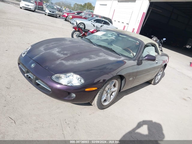 1998 JAGUAR XK8 SAJGX224XWC028743 Photo 1