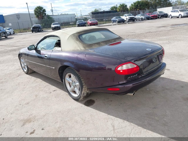 1998 JAGUAR XK8 SAJGX224XWC028743 Photo 2