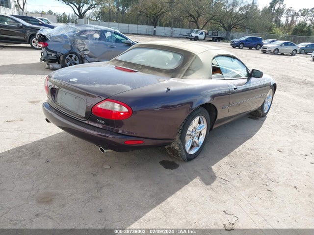 1998 JAGUAR XK8 SAJGX224XWC028743 Photo 3