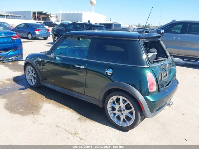 2006 MINI COOPER S WMWRE33586TJ37306 Photo 2
