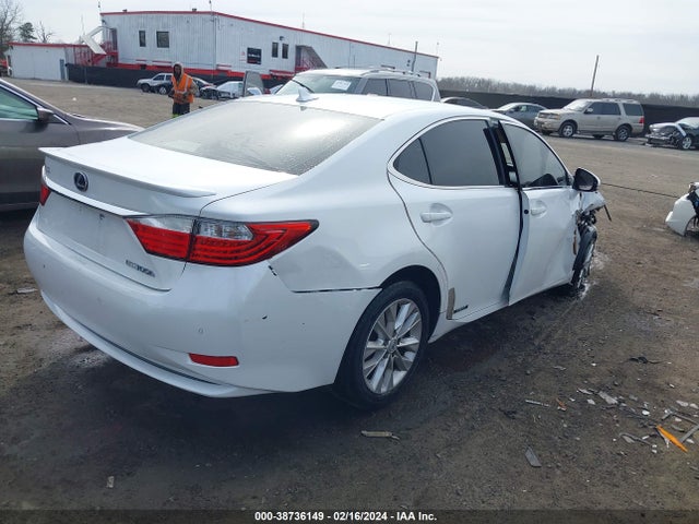 Lexus ES 300H 2014 JTHBW1GG7E2075983 Image 4