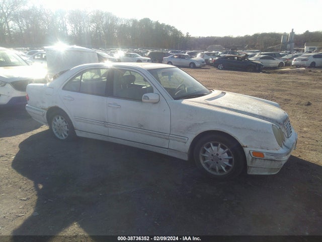 2001 MERCEDES-BENZ E 320 VIN: WDBJF65J31B375327