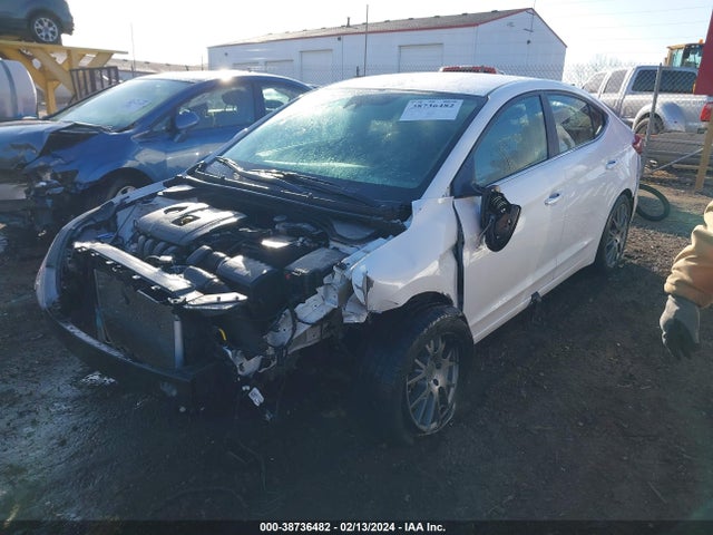 Hyundai Elantra Limited 2019 5NPD84LF8KH437011 Image 2