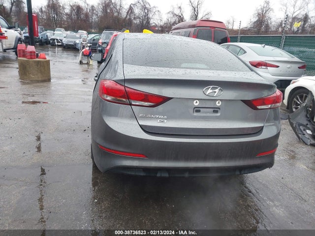 Hyundai ELANTRA SE 2018 5NPD74LF1JH349841 Image 17
