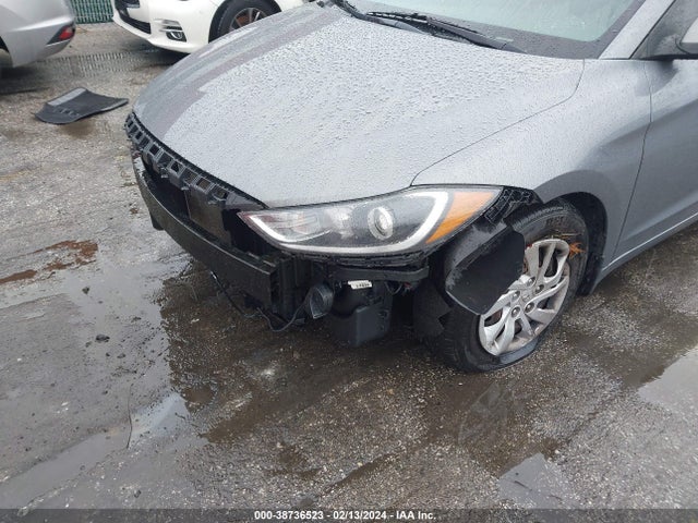 Hyundai ELANTRA SE 2018 5NPD74LF1JH349841 Image 19