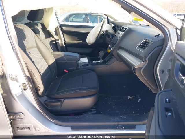 Subaru Outback 2.5i Premium 2018 4S4BSAFC6J3225173 Image 5