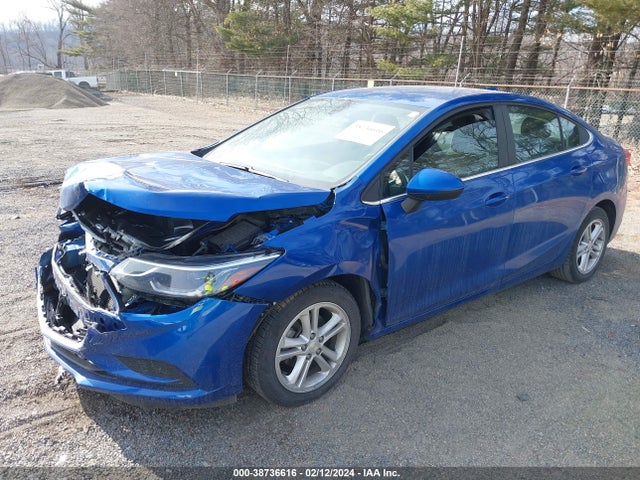 Chevrolet Cruze Lt Auto 2018 1G1BE5SMXJ7124706 Image 2