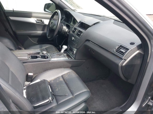 2008 MERCEDES-BENZ C 300 LUXURY/SPORT VIN: WDDGF54X28R030163