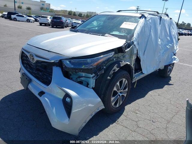Toyota Highlander Xle 2022 5TDGZRAH9NS139853 Image 2