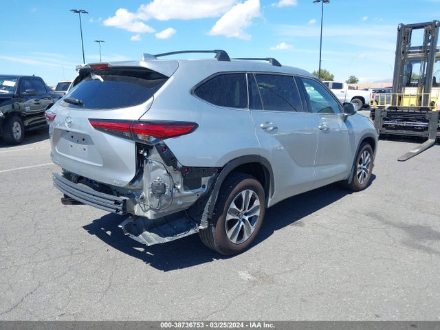 Toyota Highlander Xle 2022 5TDGZRAH9NS139853 Image 4
