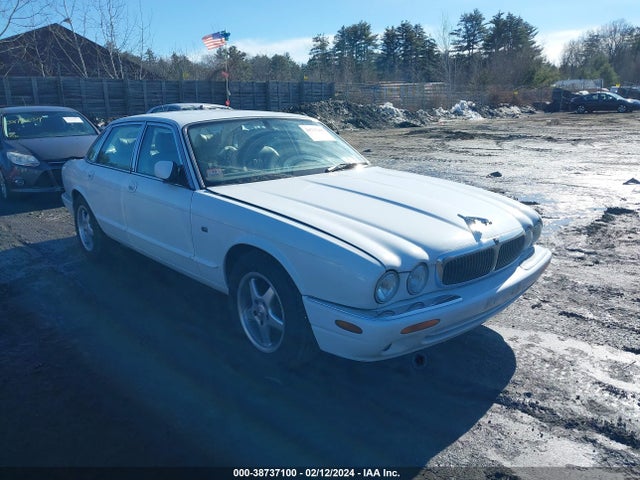 2000 JAGUAR XJ8 SAJDA14C6YLF17682 Photo 0