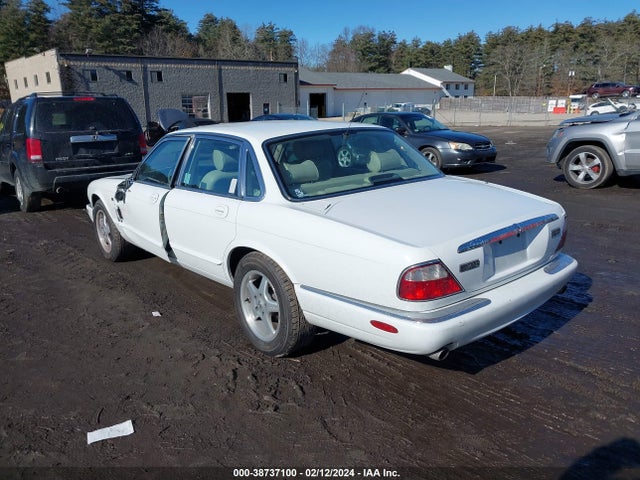 2000 JAGUAR XJ8 SAJDA14C6YLF17682 Photo 2