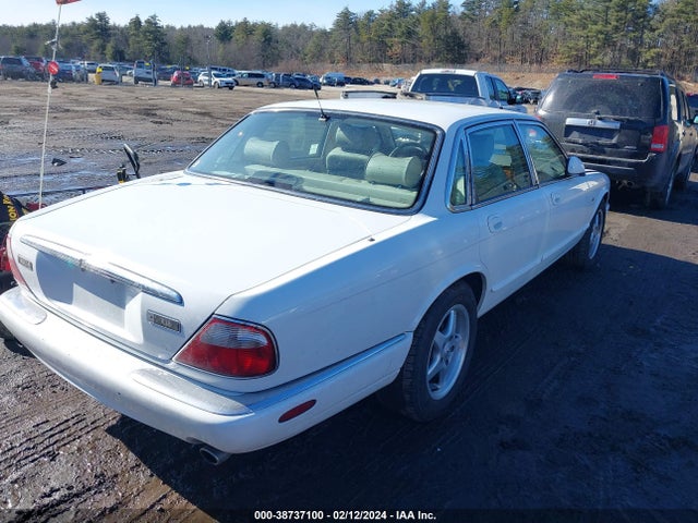 2000 JAGUAR XJ8 SAJDA14C6YLF17682 Photo 3