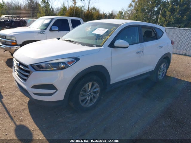 Hyundai TUCSON SE 2017 KM8J23A46HU340268 Image 2