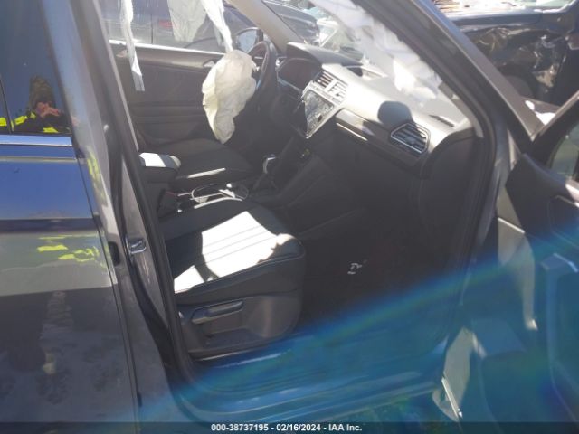 3VV2B7AX5NM160453 Volkswagen Tiguan 2.0t Se
