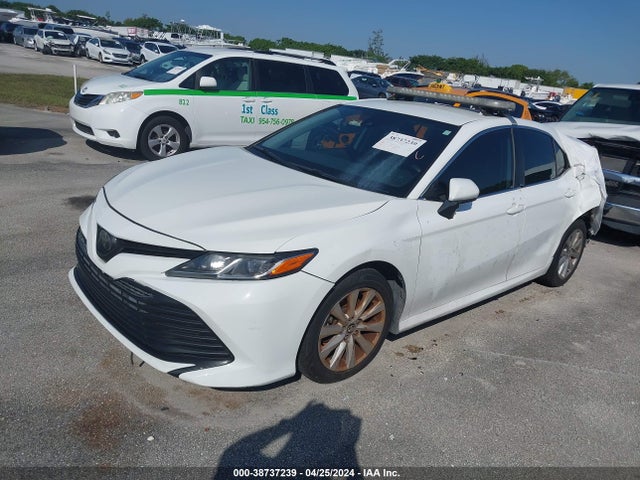 Toyota CAMRY LE 2020 4T1C11AK7LU881711 Image 2
