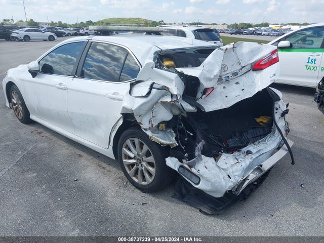Toyota CAMRY LE 2020 4T1C11AK7LU881711 Image 3