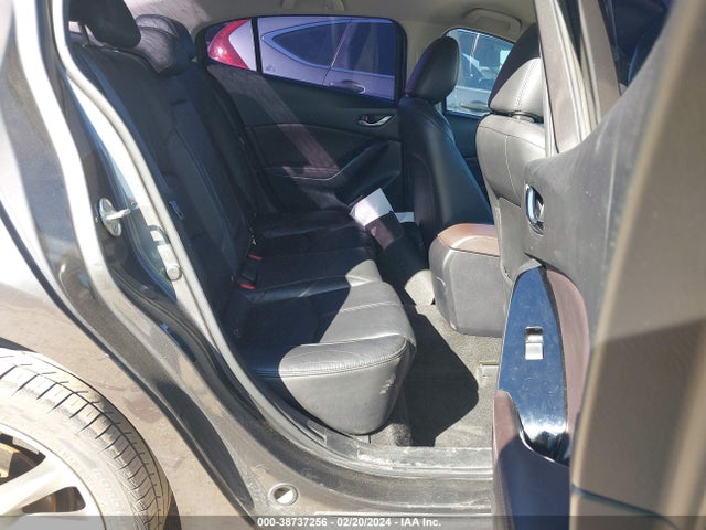 3MZBN1V37JM243013 Mazda Mazda3 Touring