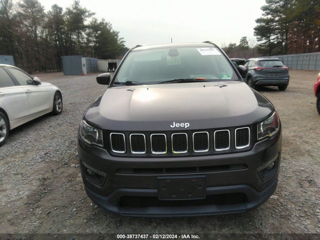 Jeep Compass Latitude 4x4 2018 3C4NJDBBXJT234997 Image 12