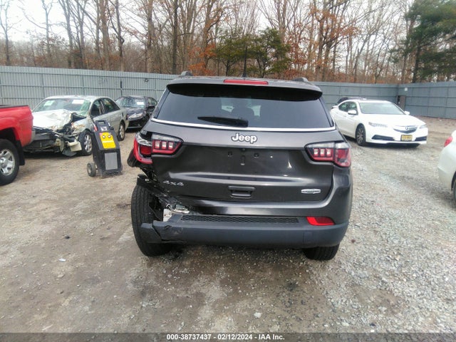 Jeep Compass Latitude 4x4 2018 3C4NJDBBXJT234997 Image 16