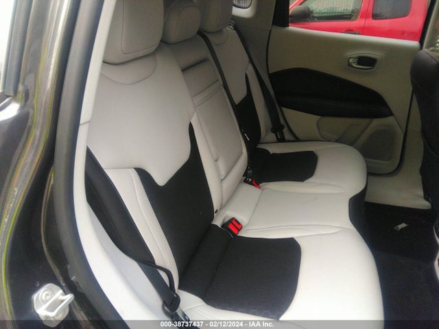 Jeep Compass Latitude 4x4 2018 3C4NJDBBXJT234997 Image 8