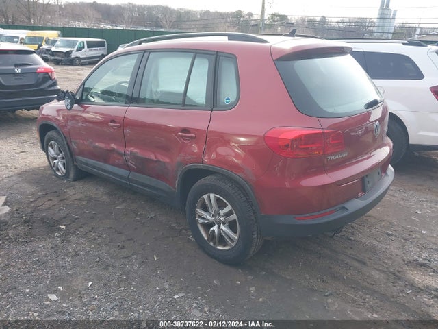 WVGBV7AXXFW039002 Volkswagen TIGUAN S