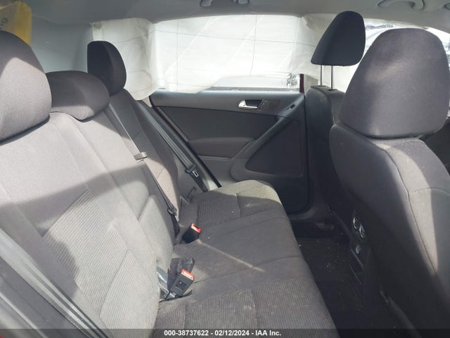WVGBV7AXXFW039002 Volkswagen TIGUAN S