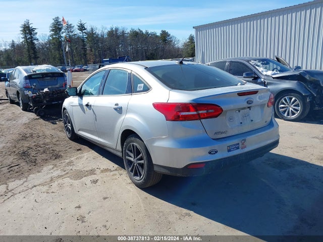 Ford FOCUS SE 2017 1FADP3F2XHL301270 Image 3