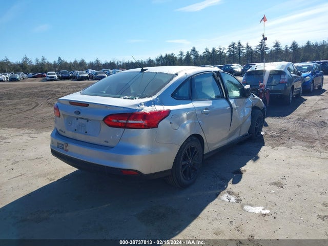 Ford FOCUS SE 2017 1FADP3F2XHL301270 Image 4