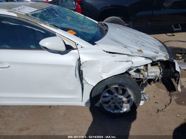 Hyundai ELANTRA SE 2017 5NPD74LF5HH086330 Image 6