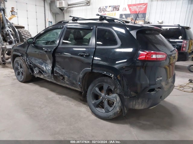 1C4PJMCB4JD582226 Jeep Cherokee Latitude 4x4