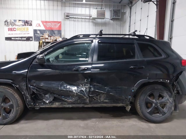 1C4PJMCB4JD582226 Jeep Cherokee Latitude 4x4