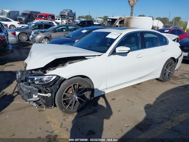 BMW 330I 2021 3MW5R1J0XM8B50562 Image 2