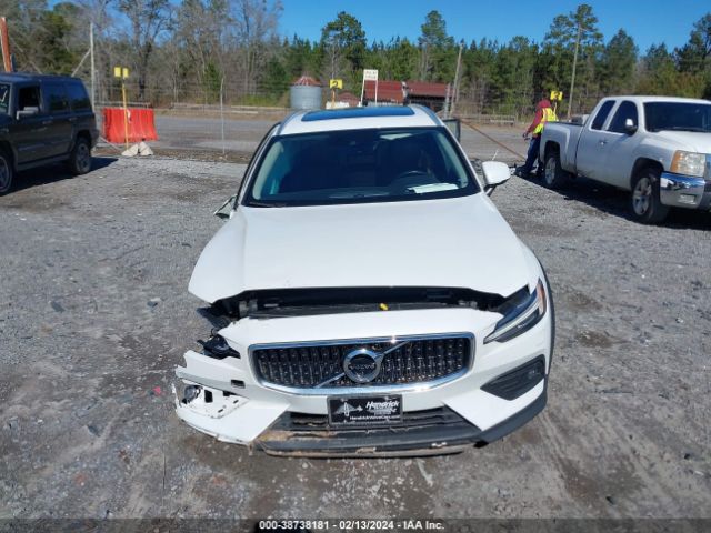 YV4102WK2L1042190 Volvo V60 Cross Country T5