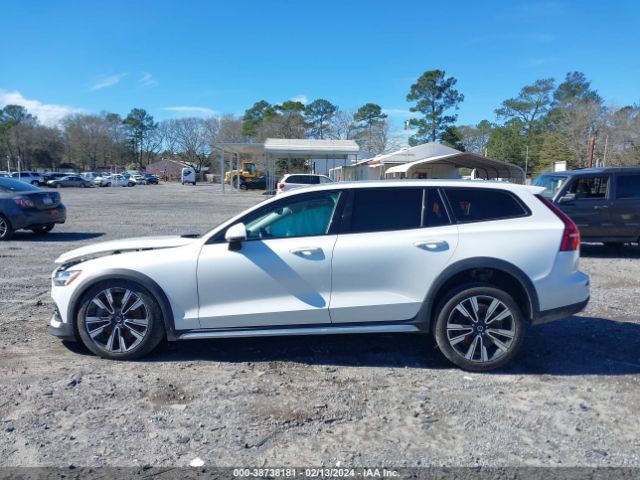 YV4102WK2L1042190 Volvo V60 Cross Country T5