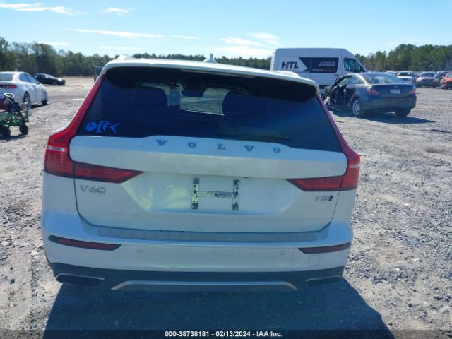 YV4102WK2L1042190 Volvo V60 Cross Country T5