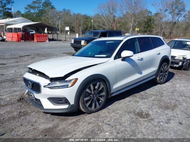YV4102WK2L1042190 Volvo V60 Cross Country T5