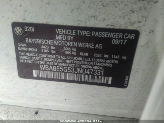 BMW 320i Xdrive 2018 WBA8E5G53JNU47331 Image 9