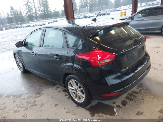 Ford FOCUS SE 2017 1FADP3K24HL258566 Image 3
