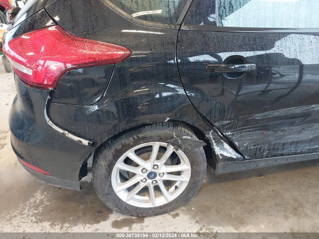 Ford FOCUS SE 2017 1FADP3K24HL258566 Image 6