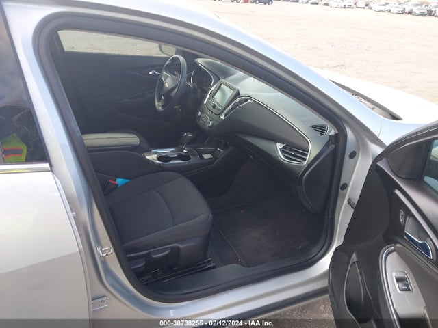 Chevrolet MALIBU LT 2018 1G1ZD5ST9JF160174 Image 5