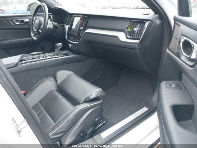 7JRA22TM4KG014116 Volvo S60 T6 R-design