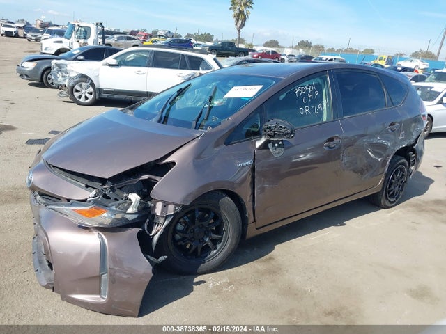 Toyota Prius V Four 2016 JTDZN3EU5GJ043338 Image 2