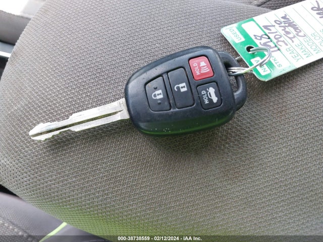 Toyota COROLLA LE 2019 5YFBURHE5KP877304 Image 11