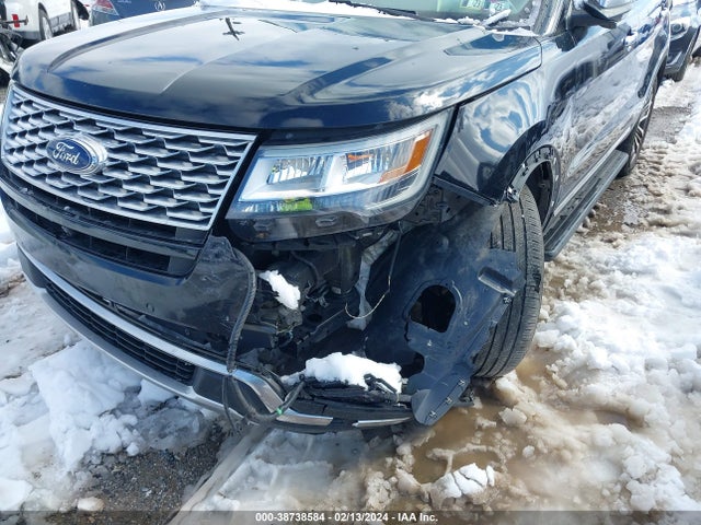 Ford Explorer Platinum 2018 1FM5K8HT3JGB38438 Image 6