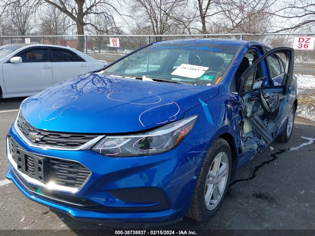 Chevrolet Cruze Lt Auto 2018 1G1BE5SM6J7217478 Image 2