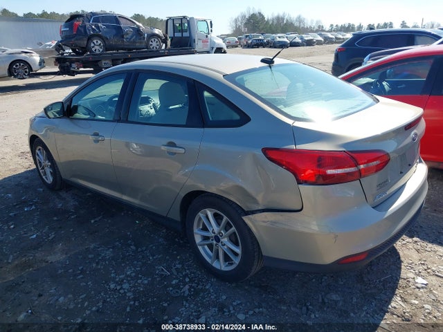 Ford FOCUS SE 2016 1FADP3F22GL355645 Image 3